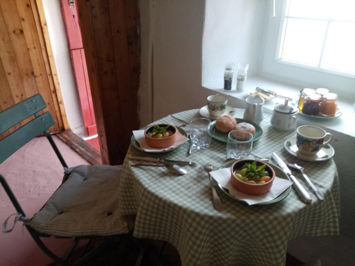 B&B The Red Door Cottage Donegal Town Exterior photo