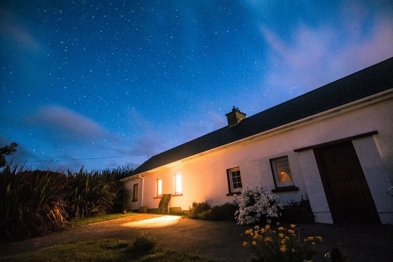 B&B The Red Door Cottage Donegal Town Exterior photo